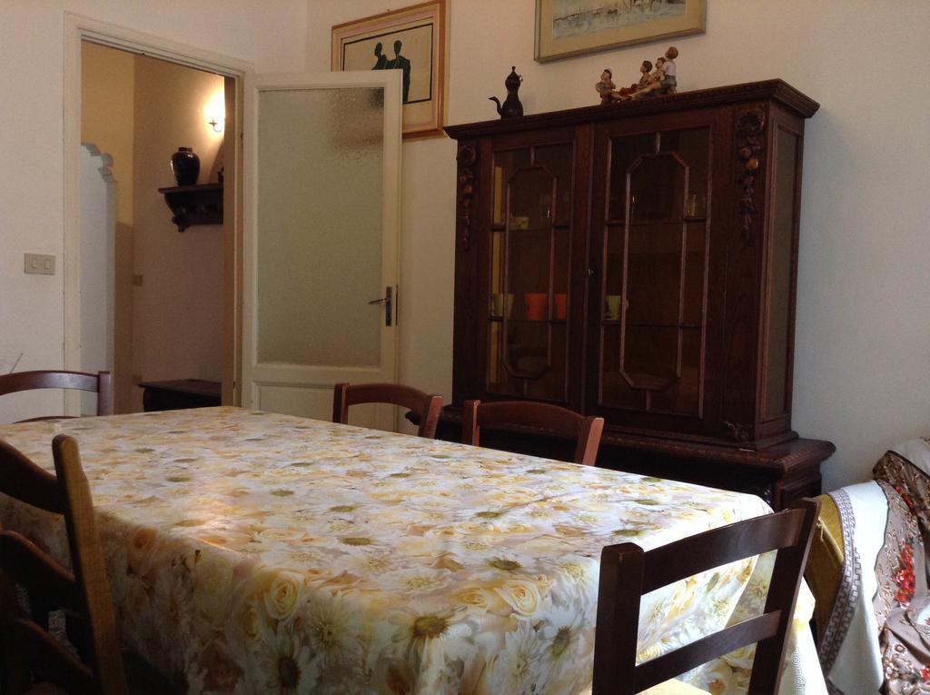 Casa Sara Villa Viareggio Room photo